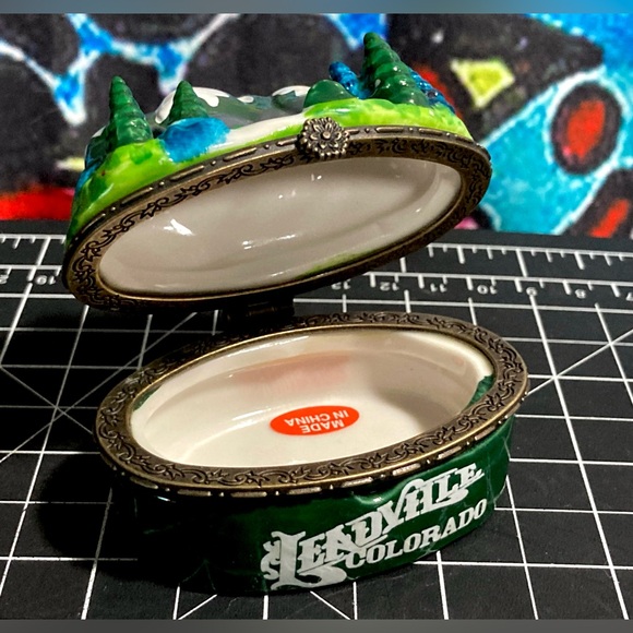 RARE Vintage Mountainside Stream Scene Limoges Style Hinged Trinket Box - Picture 10 of 12